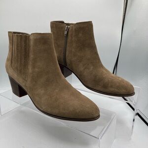 Clarks Women's Size 9.5 M  Maypearl Tulsa Side Zip Olive Suede Ankle Boot Boho